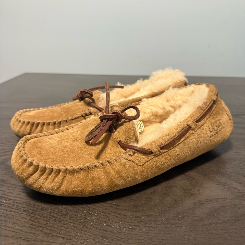UGG‎ Dakota Moccasin Slippers Women's Brown Suede Insulated size 7